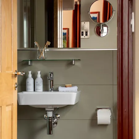 Royal Oak At Hotel 4*