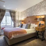 Royal Oak At Hotel