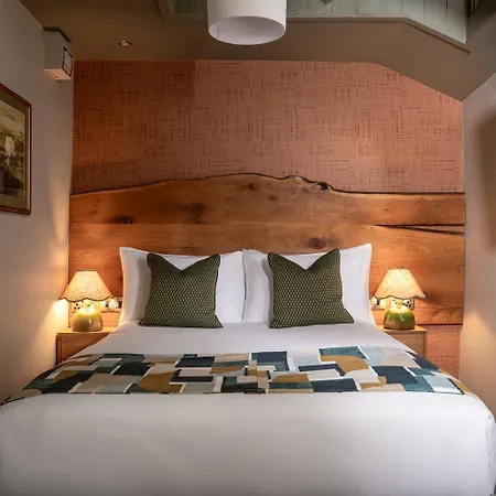 Royal Oak At Hotell 4*