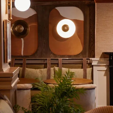 Royal Oak At Hotell 4*