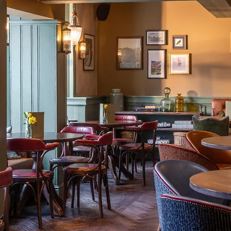 Royal Oak At Hotel 4*